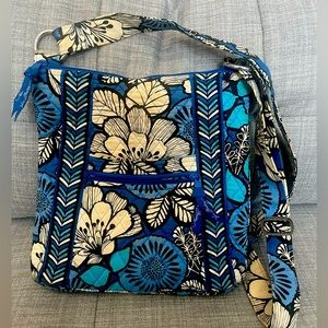 • Vera Bradley Blue Bayou Crossbody Floral Hipster Blue White